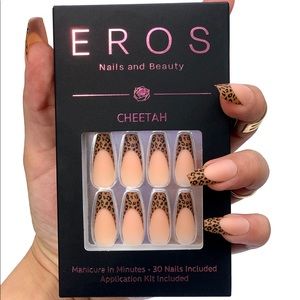 Strong, reusable, long lasting press on nails💅